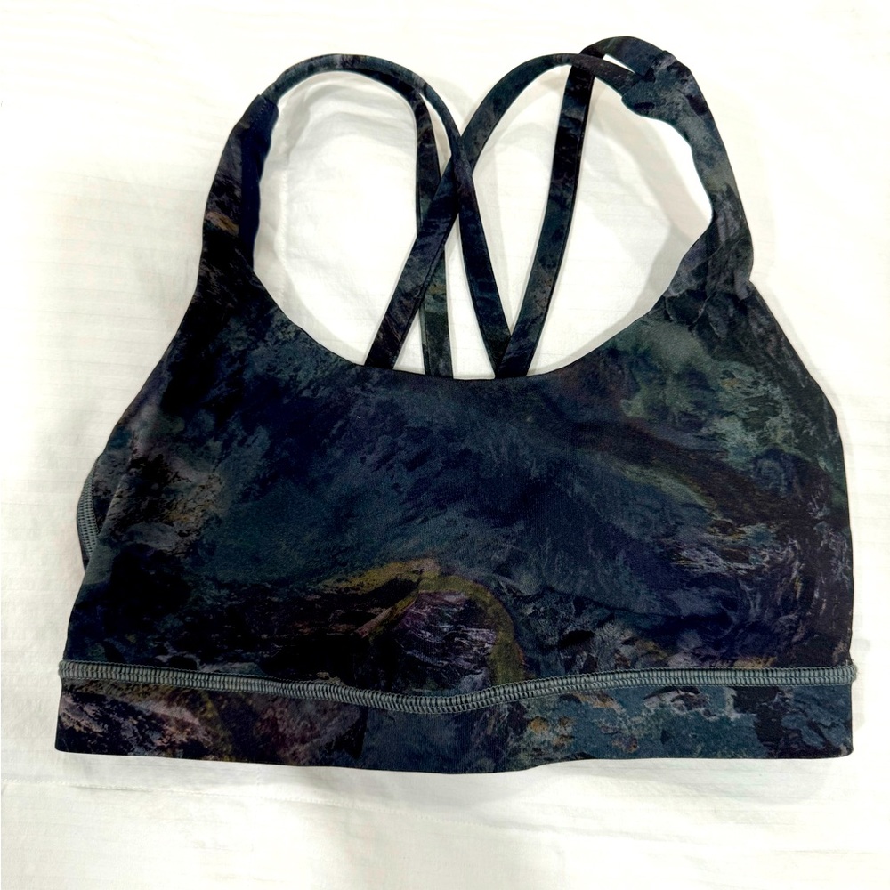 Lululemon sports bra size 6